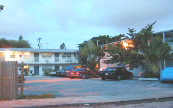 914 N F St in Lake Worth, FL - Foto de edificio - Building Photo