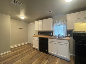 824 NW 45th St in Oklahoma City, OK - Building Photo - Building Photo