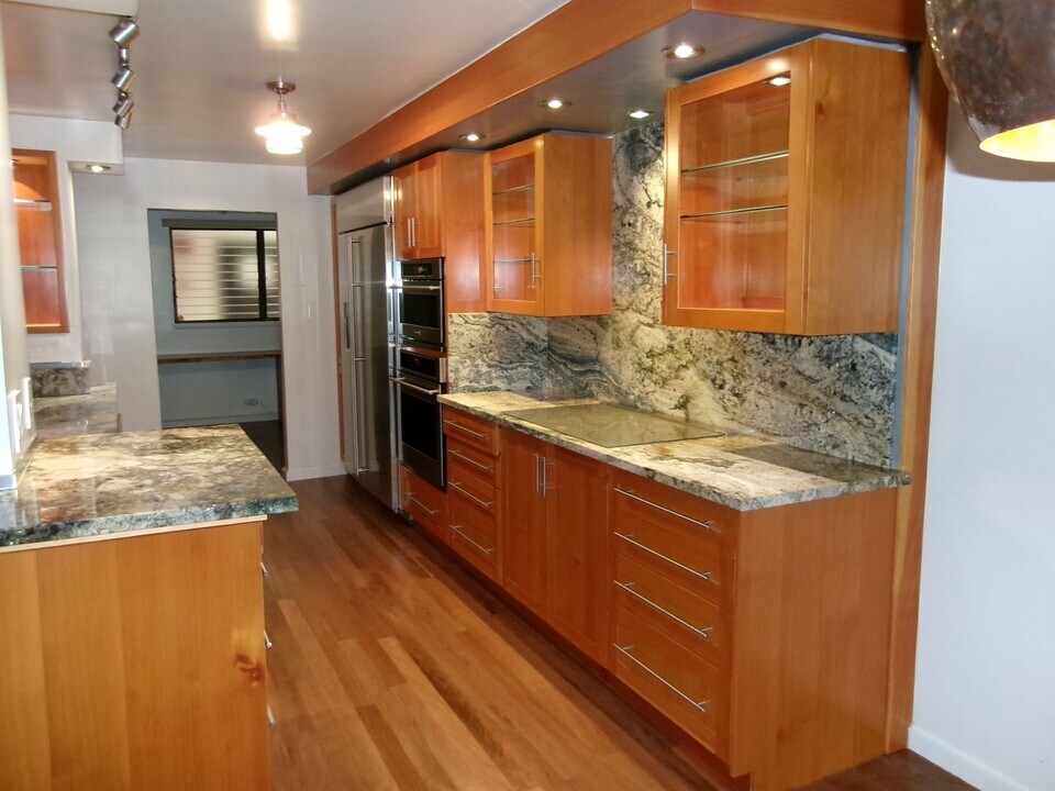 555 Hahaione St-Unit -Commodore in Honolulu, HI - Foto de edificio