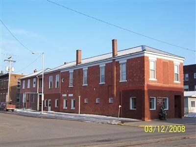 107-111 N 2nd St in Bellevue, IA - Foto de edificio - Building Photo