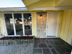 914 Palma St in El Granada, CA - Building Photo - Building Photo