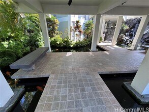 1020 Aoloa Pl in Kailua, HI - Building Photo - Building Photo