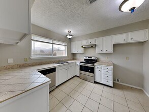 23403 Verngate Dr in Spring, TX - Building Photo - Building Photo