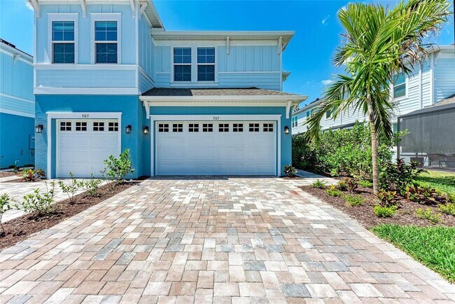 301 Via Tuscany Ave in Sarasota, FL - Building Photo - Building Photo