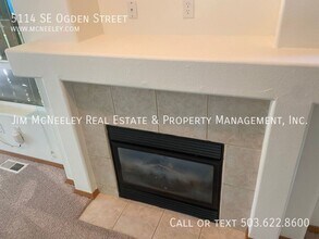 5114 SE Ogden St in Portland, OR - Foto de edificio - Building Photo
