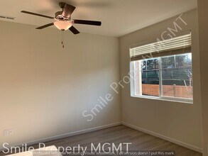 24 NE 134th Pl in Portland, OR - Building Photo - Building Photo