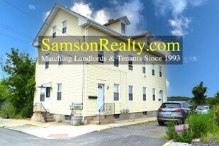 17 Sutton St in Providence, RI - Building Photo