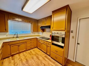 991 Granada Cir in Los Banos, CA - Building Photo - Building Photo