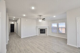 512 Paloma St in Weatherford, TX - Building Photo - Building Photo