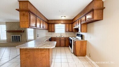 2108 76th St in Lubbock, TX - Building Photo - Building Photo