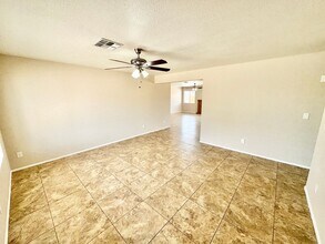 8544 W Lawrence Ln in Peoria, AZ - Building Photo - Building Photo
