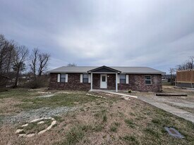 213 Tara Dr in Cookeville, TN - Building Photo