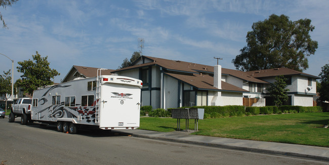 11364 Magnolia Ave in Riverside, CA - Building Photo - Building Photo