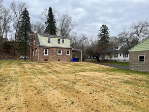 26 Short Rocks Rd in Branford, CT - Building Photo - Building Photo