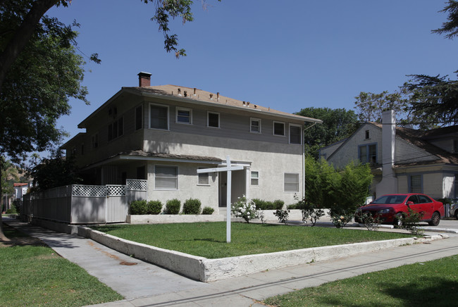 Locust Street Apartments in Riverside, CA - Building Photo - Building Photo