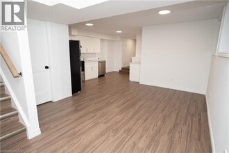 22 Neeve St in Guelph, ON - Building Photo - Building Photo