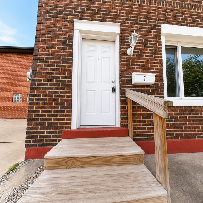 2106 Broadway Ave, Unit 1