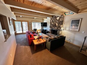 1150 Lindberg Ave in South Lake Tahoe, CA - Building Photo - Building Photo