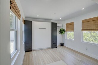 3671 NE 11th Ave, Unit B in Oakland Park, FL - Foto de edificio - Building Photo