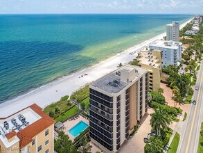 9653 Gulf Shore Dr in Naples, FL - Building Photo - Building Photo