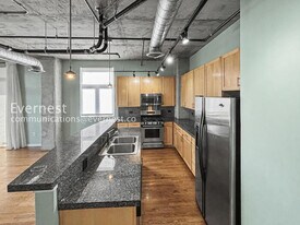 3201 Shoshone St, Unit UNIT 301 in Denver, CO - Building Photo