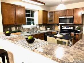 1840 Fm 536 in Pleasanton, TX - Building Photo - Building Photo