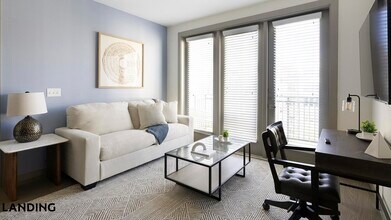 101 S Center St, Unit 528 in Arlington, TX - Foto de edificio - Building Photo