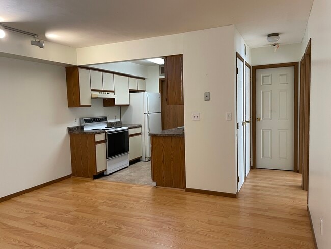 106 Hartford Ct, Unit 106 Hartford Court in Lima, OH - Building Photo - Building Photo