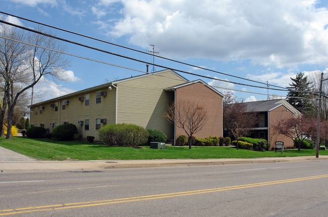 1757 S Arlington St in Akron, OH - Building Photo - Building Photo