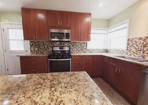 6129 Myrtle Avenue in Long Beach, CA - Building Photo