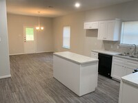 5027 Mallow St in Houston, TX - Building Photo - Building Photo