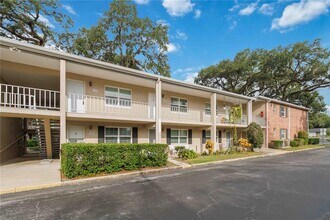 2500 Lee Rd in Winter Park, FL - Building Photo - Building Photo