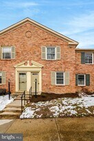 8326 Darlington St in West Springfield, VA - Building Photo