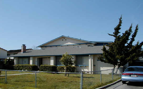 885 Branham Ln in San Jose, CA - Foto de edificio - Building Photo