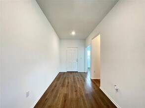 10501 Steinbeck Dr in Austin, TX - Building Photo - Building Photo