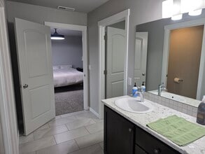 10721 NE 109th St, Unit Private bath/walk-in clos in Vancouver, WA - Foto de edificio - Building Photo