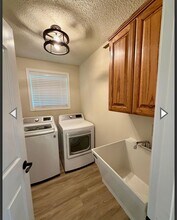 1165 Harbor Isle Blvd in Klamath Falls, OR - Building Photo - Building Photo