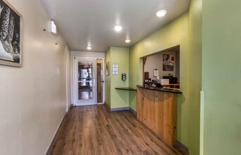 Furnished Studio-Lubbock - South in Lubbock, TX - Building Photo - Building Photo