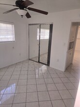 11194 Magnolia Ave in Riverside, CA - Foto de edificio - Building Photo