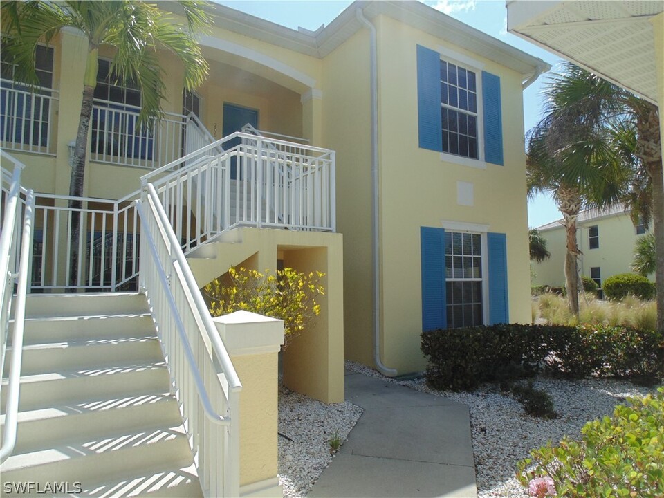 14531 Abaco Lakes Dr in Ft. Myers, FL - Foto de edificio