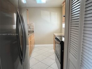 6091 W 22nd Ct in Hialeah, FL - Building Photo - Building Photo