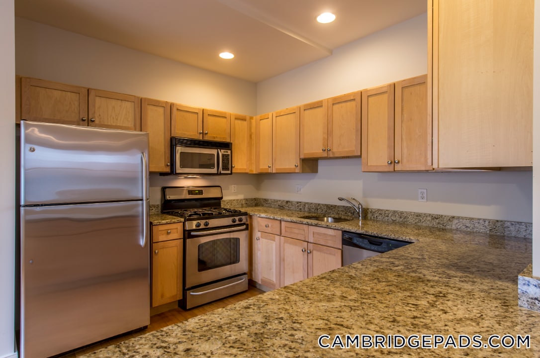 110 Second St., Unit PH04 in Cambridge, MA - Building Photo