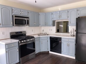 1965 Chancellor St in Hellertown, PA - Building Photo - Building Photo