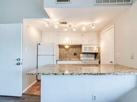 601 Nelray Blvd in Austin, TX - Building Photo