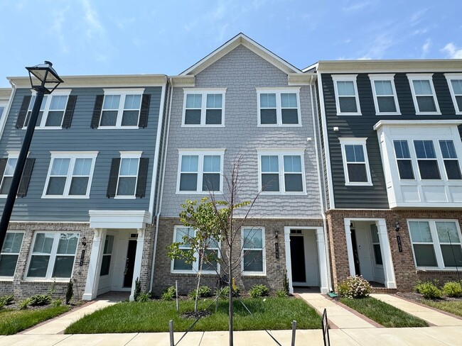 property at 1745 Riverbluff Ave