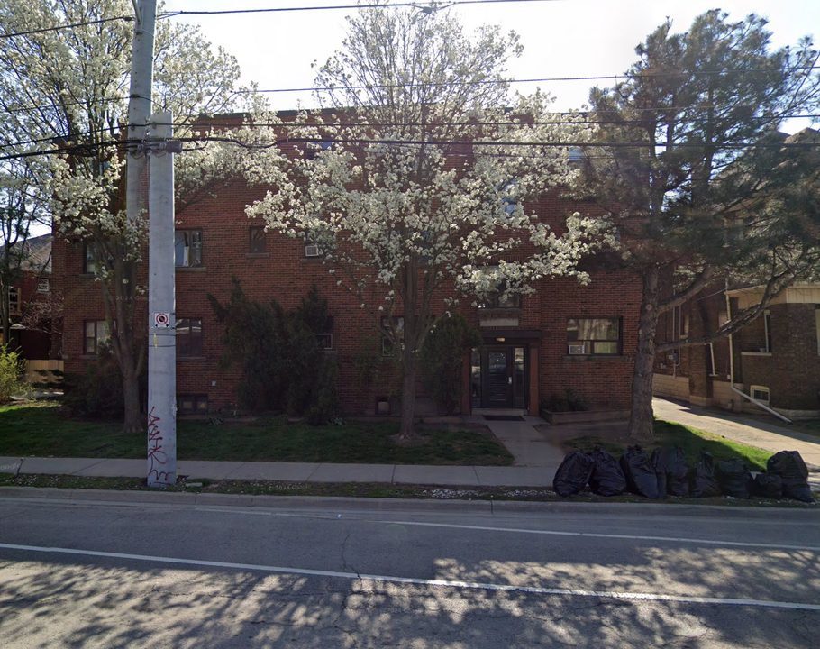 17 Gage Av S in Hamilton, ON - Building Photo