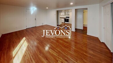 8332 Wabash Ave S in Seattle, WA - Building Photo - Building Photo