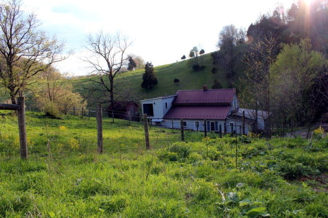 474 Porter Rd in Rural Retreat, VA - Building Photo