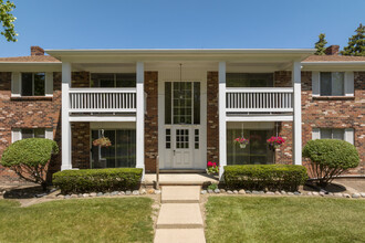 Jamestown Village Apartments in Allen Park, MI - Foto de edificio - Building Photo