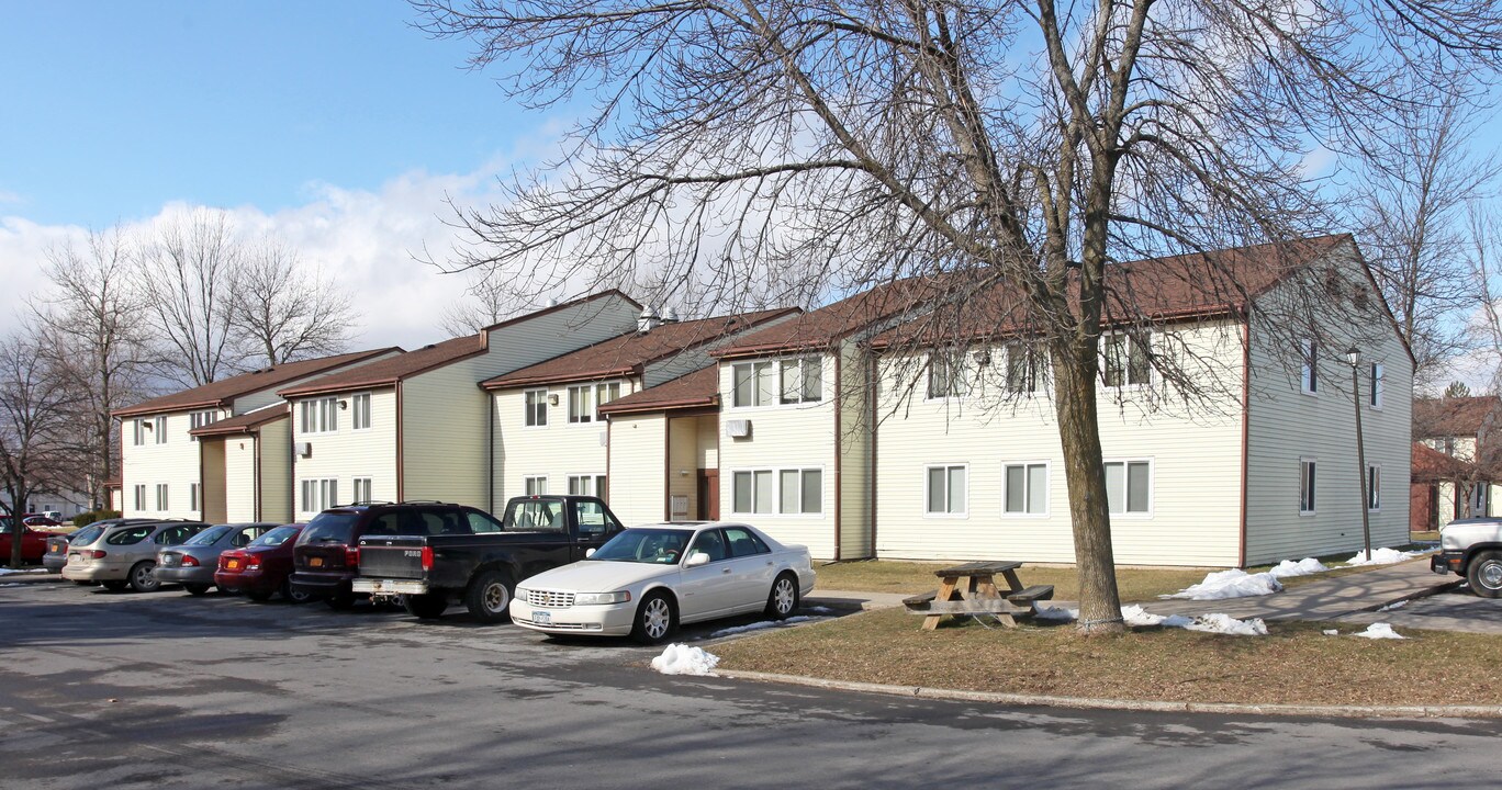 Lakeside Village Apartments in Canandaigua, NY - Foto de edificio